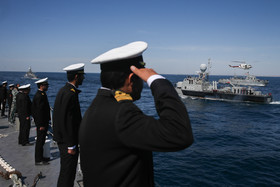 مانور بزرگ دریایی ولایت ۹۴ - رژه‌ دریایی